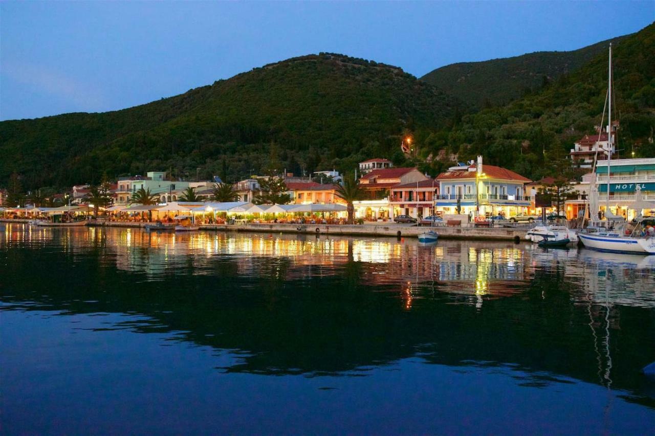 House Of Hats - Next To The Coast - Karavomylos Dış mekan fotoğraf